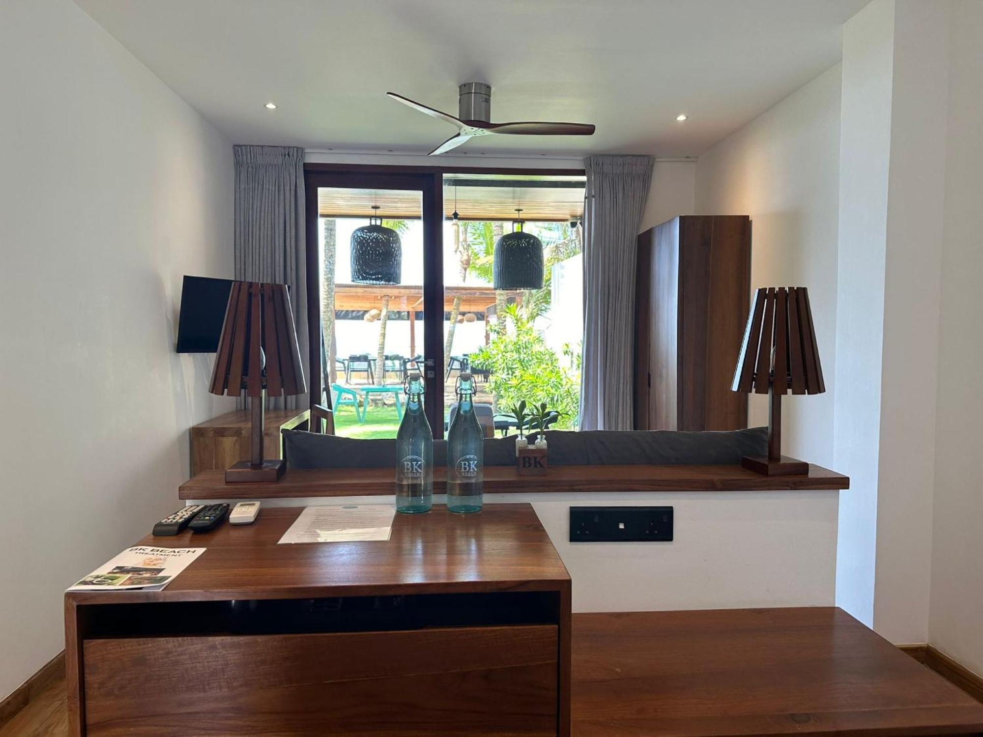 Bk Beach Boutique Hotel - ฮิกคาดูวา ภายนอก รูปภาพ